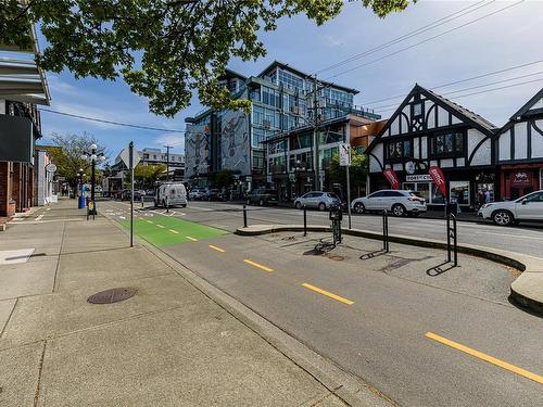 201-1022 Fort St, Victoria, BC - Outdoor