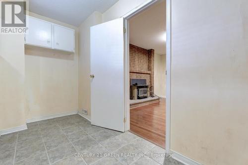 2494 Callum Ave, Mississauga, ON - Indoor Photo Showing Other Room