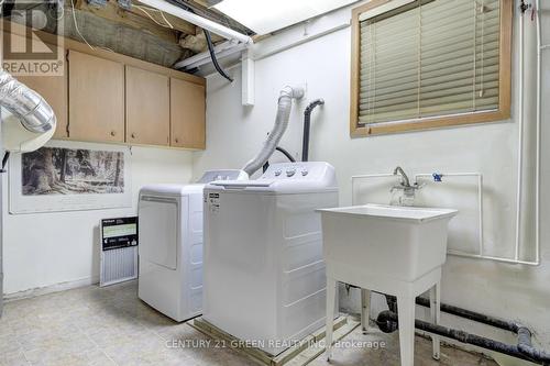 2494 Callum Ave, Mississauga, ON - Indoor Photo Showing Laundry Room