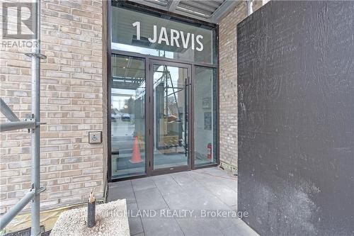 701 - 1 Jarvis Street, Hamilton, ON - Outdoor