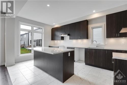 404 Barrett Farm Drive, Ottawa, ON - Indoor Photo Showing Kitchen With Upgraded Kitchen