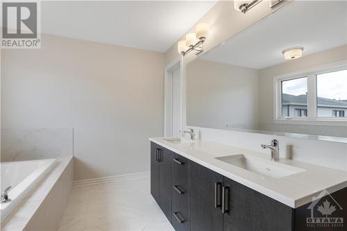 404 Barrett Farm Drive, Ottawa, ON - Indoor Photo Showing Bathroom
