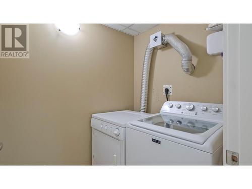 850 Saucier Avenue Unit# 122, Kelowna, BC - Indoor Photo Showing Laundry Room