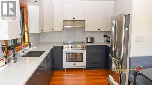 2801 Dollarton Highway, North Vancouver, BC - Indoor Photo Showing Kitchen With Double Sink