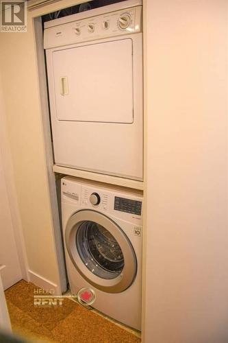 2801 Dollarton Highway, North Vancouver, BC - Indoor Photo Showing Laundry Room