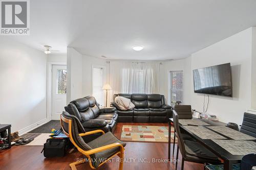 412 Crawford St, Toronto, ON - Indoor Photo Showing Living Room