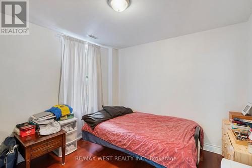 412 Crawford St, Toronto, ON - Indoor Photo Showing Bedroom