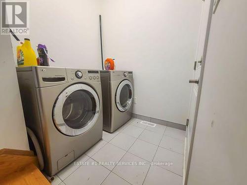 777 Chinook Path, Oshawa, ON - Indoor Photo Showing Laundry Room