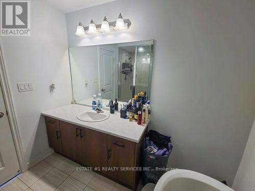 777 Chinook Path, Oshawa, ON - Indoor Photo Showing Bathroom