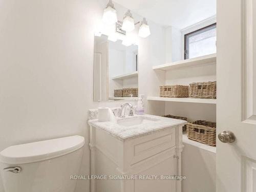 2079 Gerrard St E, Toronto, ON - Indoor Photo Showing Bathroom