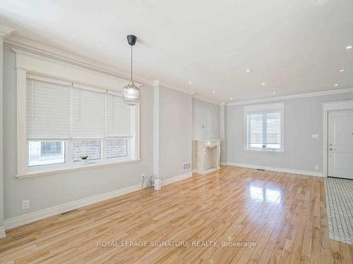 2079 Gerrard St E, Toronto, ON - Indoor Photo Showing Other Room