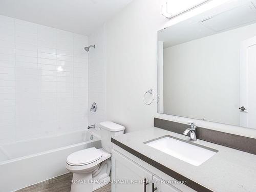 B102-46 Panorama Crt, Toronto, ON - Indoor Photo Showing Bathroom