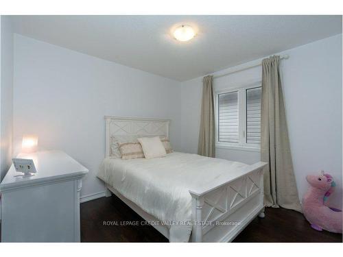 11 Ringway Rd, Brampton, ON - Indoor Photo Showing Bedroom