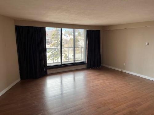 Unit 309, 405 Waverley Street, Thunder Bay, ON - Indoor Photo Showing Other Room