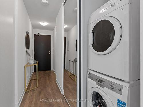 3712-87 Peter St, Toronto, ON - Indoor Photo Showing Laundry Room
