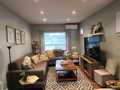 158 Woodmount Ave, Toronto, ON - Indoor Photo Showing Living Room