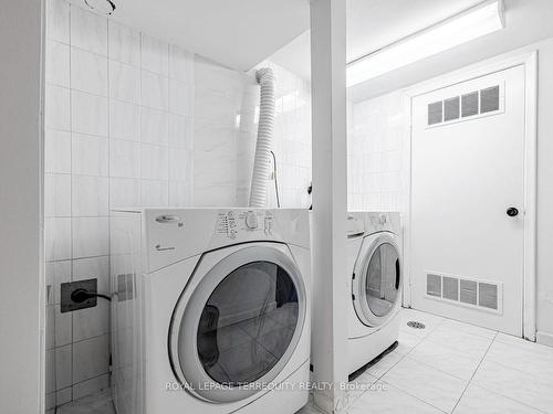 Main-64 Richardson Ave, Toronto, ON - Indoor Photo Showing Laundry Room