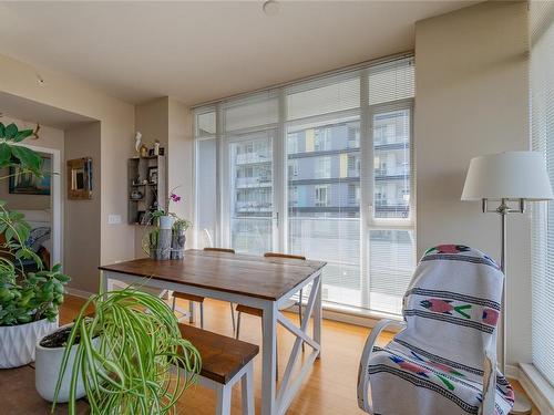 401-379 Tyee Rd, Victoria, BC - Indoor Photo Showing Dining Room