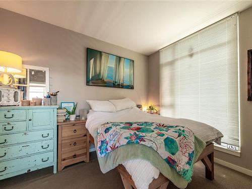 401-379 Tyee Rd, Victoria, BC - Indoor Photo Showing Bedroom