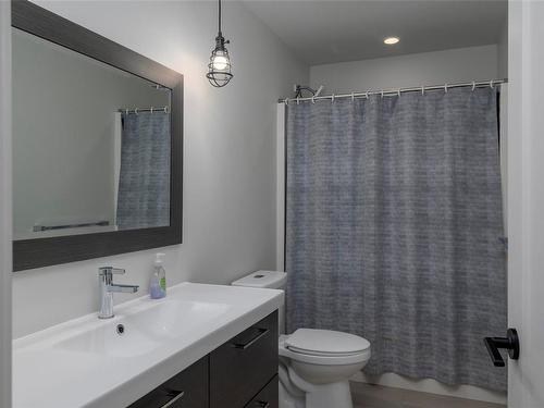 2541 16Th Ave, Port Alberni, BC - Indoor Photo Showing Bathroom