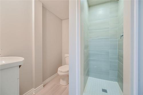 210 Queen Street S, Simcoe, ON - Indoor Photo Showing Bathroom