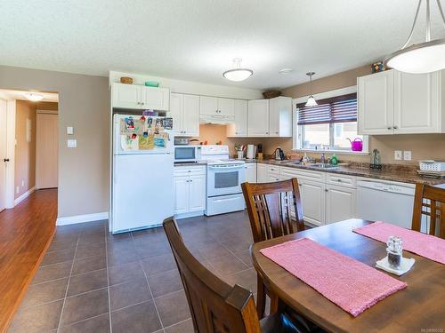 3424 Galveston Pl, Nanaimo, BC - Indoor Photo Showing Kitchen