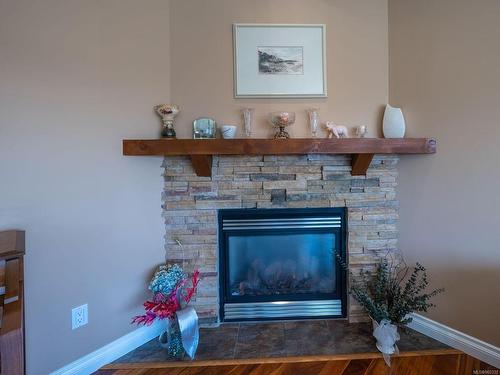 3424 Galveston Pl, Nanaimo, BC - Indoor Photo Showing Living Room With Fireplace