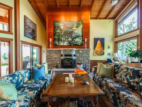 224 Pringle Farm Rd, Salt Spring, BC - Indoor Photo Showing Living Room With Fireplace