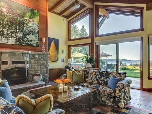 224 Pringle Farm Rd, Salt Spring, BC - Indoor Photo Showing Living Room With Fireplace