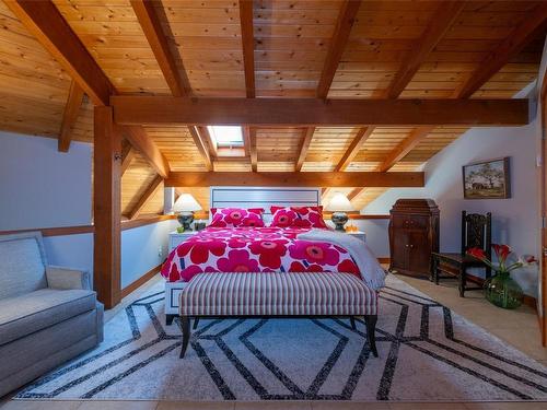 224 Pringle Farm Rd, Salt Spring, BC - Indoor Photo Showing Bedroom