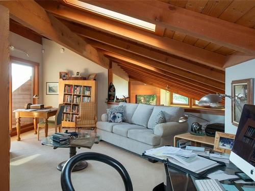 224 Pringle Farm Rd, Salt Spring, BC - Indoor Photo Showing Living Room With Fireplace