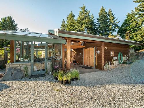 224 Pringle Farm Rd, Salt Spring, BC - Outdoor