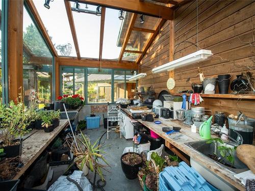 224 Pringle Farm Rd, Salt Spring, BC - Indoor