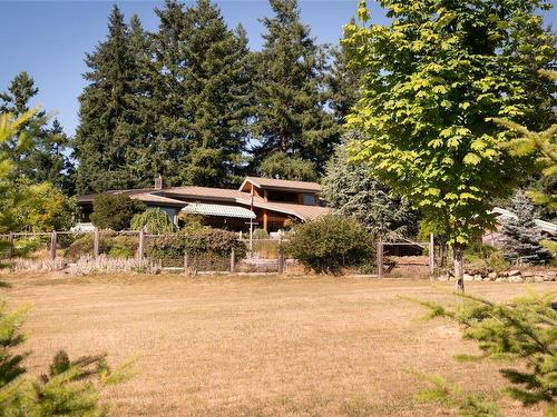 224 Pringle Farm Rd, Salt Spring, BC - Outdoor