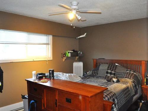 883/885 Greenacres Road, Kamloops, BC - Indoor Photo Showing Bedroom
