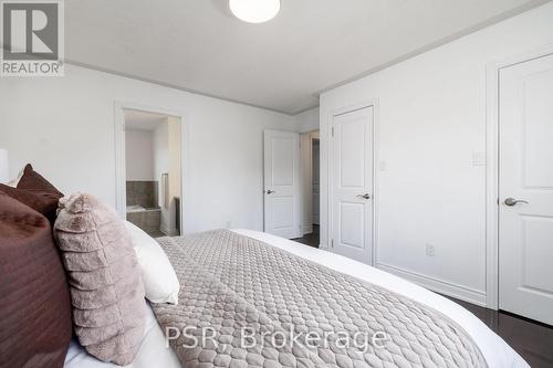 300 Fritillary St, Oakville, ON - Indoor Photo Showing Bedroom