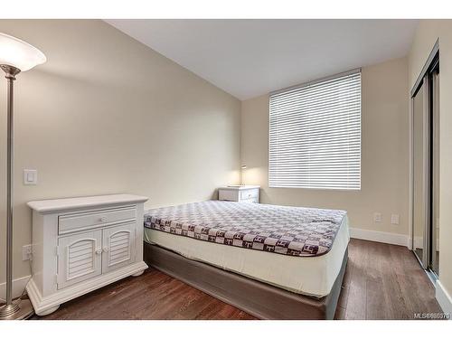 209-1090 Johnson St, Victoria, BC - Indoor Photo Showing Bedroom