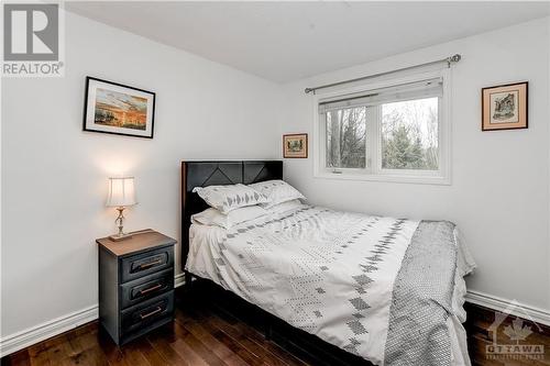 5464 Woodeden Drive, Ottawa, ON - Indoor Photo Showing Bedroom