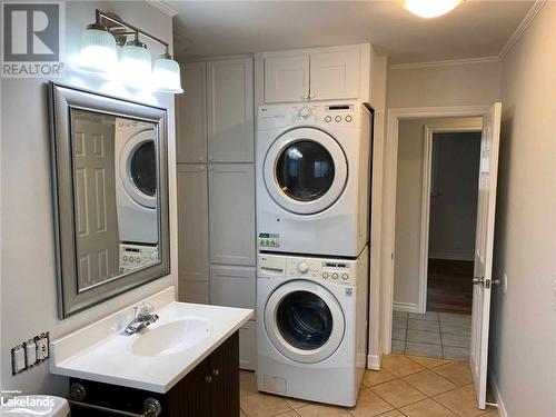 381 Mississaga Street W, Orillia, ON - Indoor Photo Showing Laundry Room