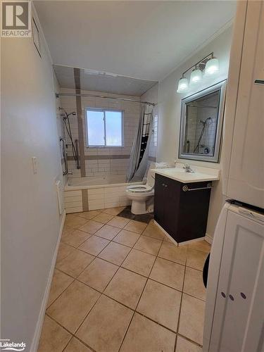 381 Mississaga Street W, Orillia, ON - Indoor Photo Showing Bathroom