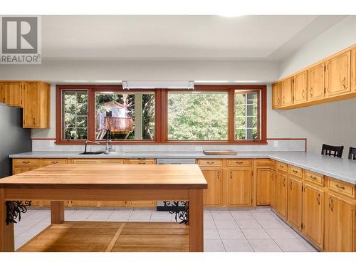 9 Oersted Street, Kitimat, BC - Indoor Photo Showing Kitchen