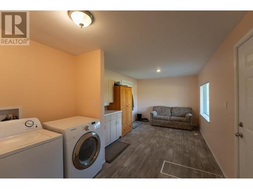 5504 Kennedy Road, 100 Mile House, BC - Indoor Photo Showing Laundry Room