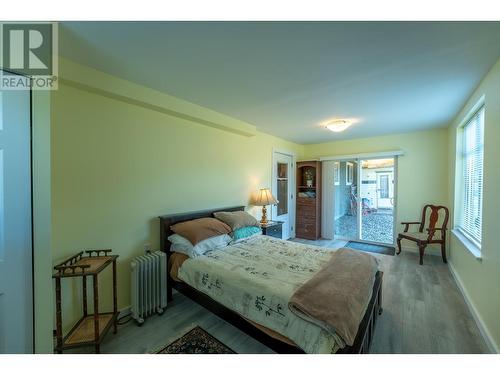 5504 Kennedy Road, 100 Mile House, BC - Indoor Photo Showing Bedroom