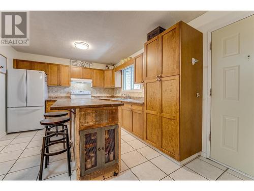 4307 15 Avenue, Vernon, BC - Indoor Photo Showing Kitchen