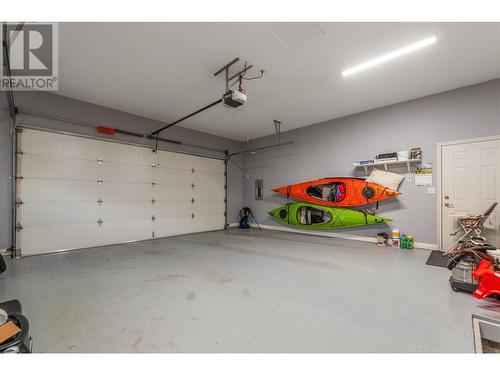 331 Chardonnay Avenue, Oliver, BC - Indoor Photo Showing Garage