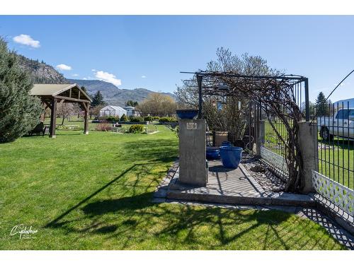 7600 17Th Street, Grand Forks, BC - Outdoor