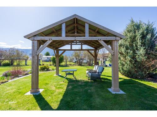 7600 17Th Street, Grand Forks, BC - Outdoor