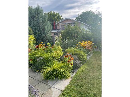7600 17Th Street, Grand Forks, BC - Outdoor