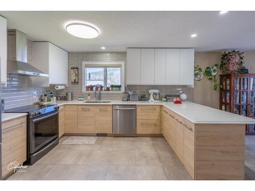 7600 17Th Street, Grand Forks, BC - Indoor Photo Showing Kitchen