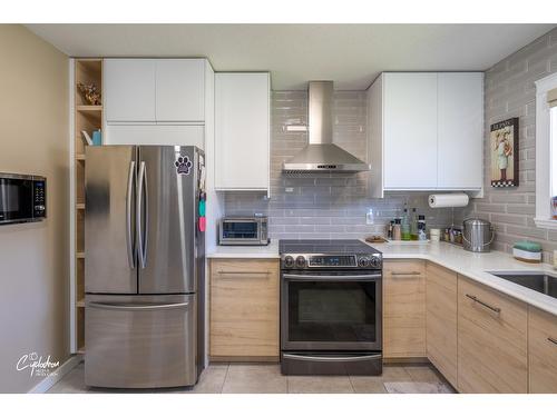 7600 17Th Street, Grand Forks, BC - Indoor Photo Showing Kitchen